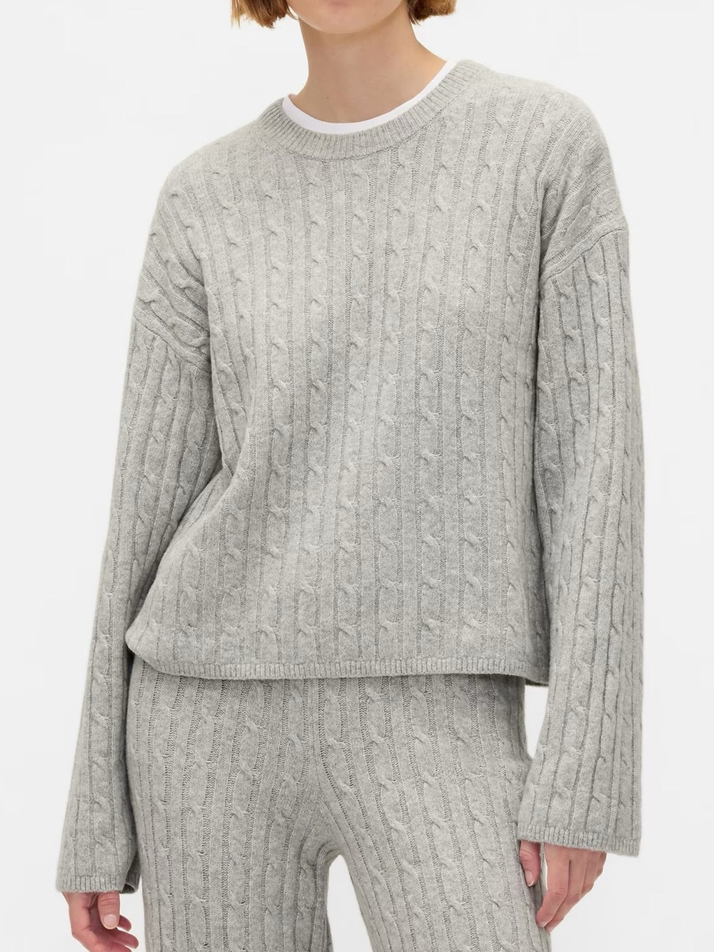 GAP Cashmere-Soft Oversized Cable-Knit Crew Neck Sweater Heather Gray Cashsoft